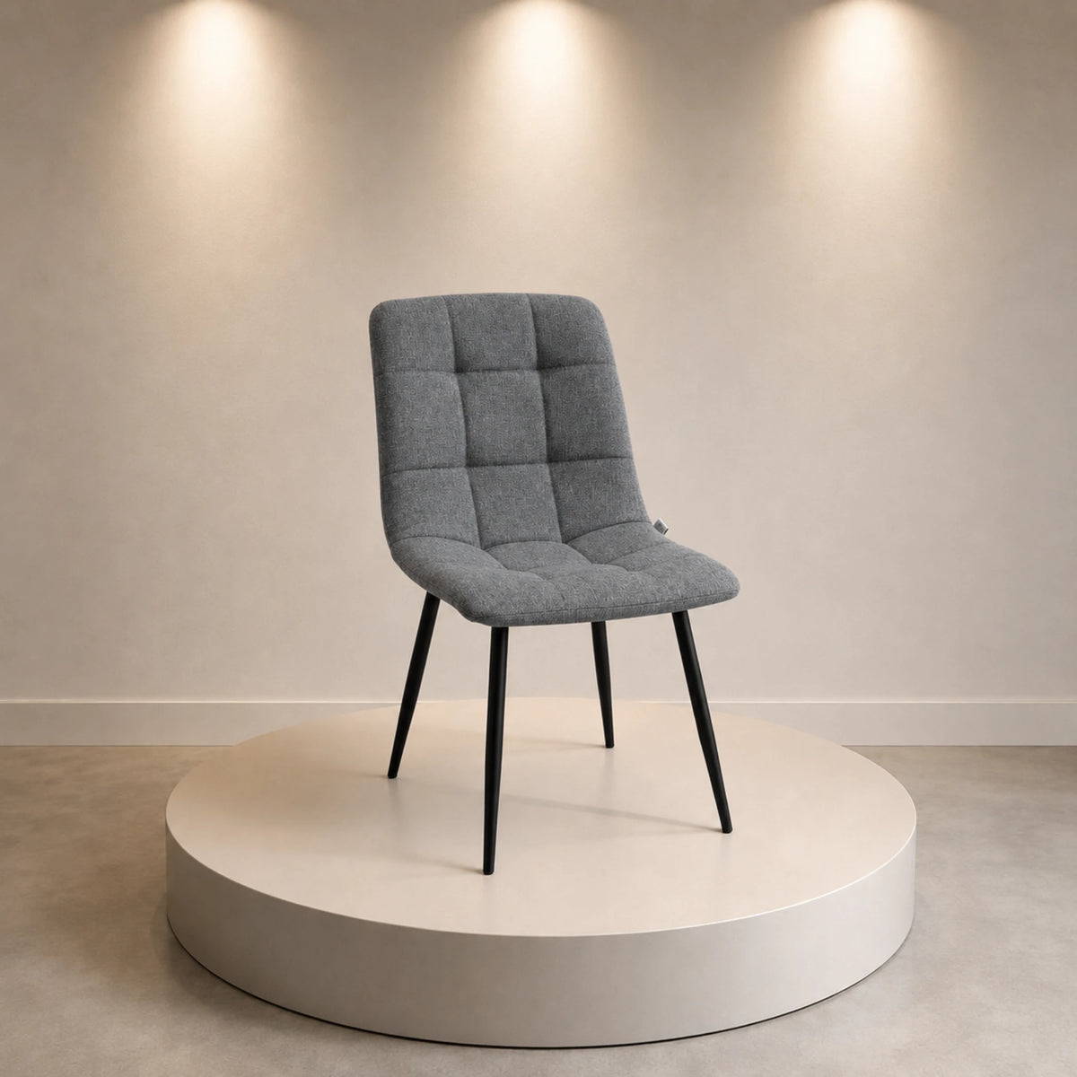 Sedia moderna in velluto con struttura in metallo nero - DANIELA
