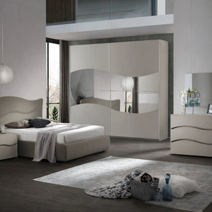 Camera da letto completa con armadio 2 ante scorrevoli, letto matrimoniale, comò, comodini e specchiera - Soave