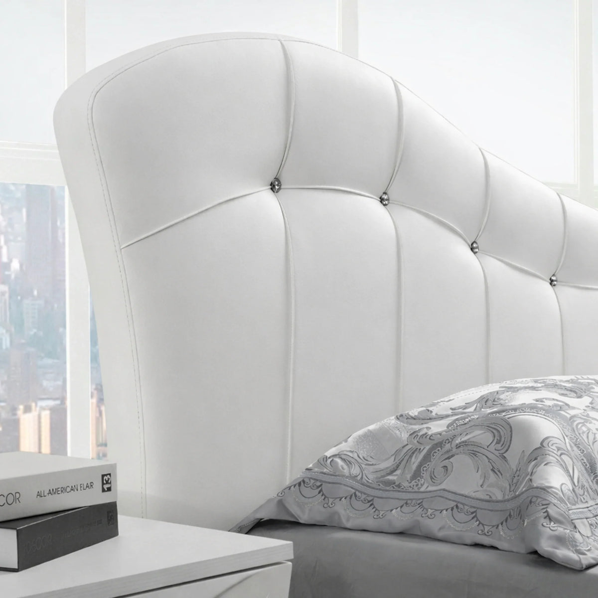 Camera da letto completa con armadio scorrevole, letto matrimoniale, comò, comodini e specchiera - Mabel